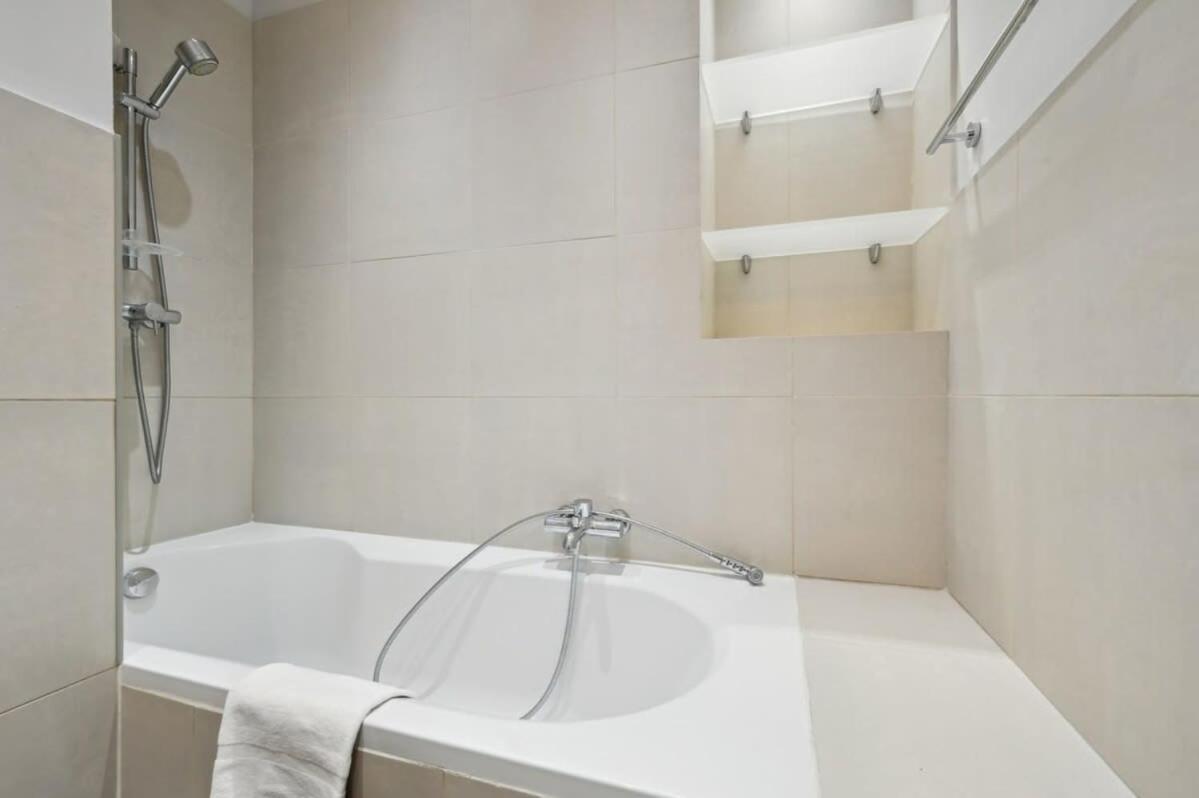 Appartement 1br Champs-elysees - Cityapartmentstay Parijs